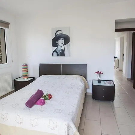Picture This, Enjoying Your Holiday In A Luxury 5 Star In Paralimni,for Less Than A Hotel, 1198 파라림니